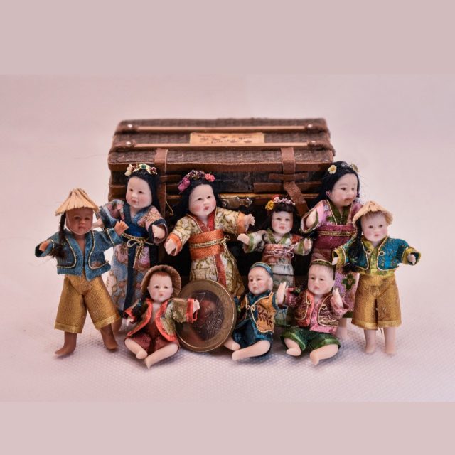 KDF CHRISTMAS SHOW 2026 : See these incredible miniaturists at our Christmas Show!

Our show is not our show without the bet of the best exhibiting their work. We have over 120 top class miniaturists attending our Christmas Show, all of which we carefully select to make sure our show has everything you will need, from DIY products to the very best handmade furniture & accessories. Here are a few of the very special makers who will be attending this year.

1 & 2: Victoria Heredia Guerbos @victoriaminiaturas 
3: @smallscaleminidesign 
4: Pink Petite Rose @esha_bijutkar 
5 & 6: @mariefrancebeglan 
7: Geoff Wonnacott

You can see a full list of all the exhibitors taking part in the Showcase on our website (link in bio)

Kensington Dollshouse Festival
Christmas Show 2026
November 28th 13.00 - 18.00 
November 29th 10.30 - 16.30 
Kensington Town Hall

Tickets are available now via our website.

#dollshouse #bestofthebest #shopsmall #smol #shrinkyourworld